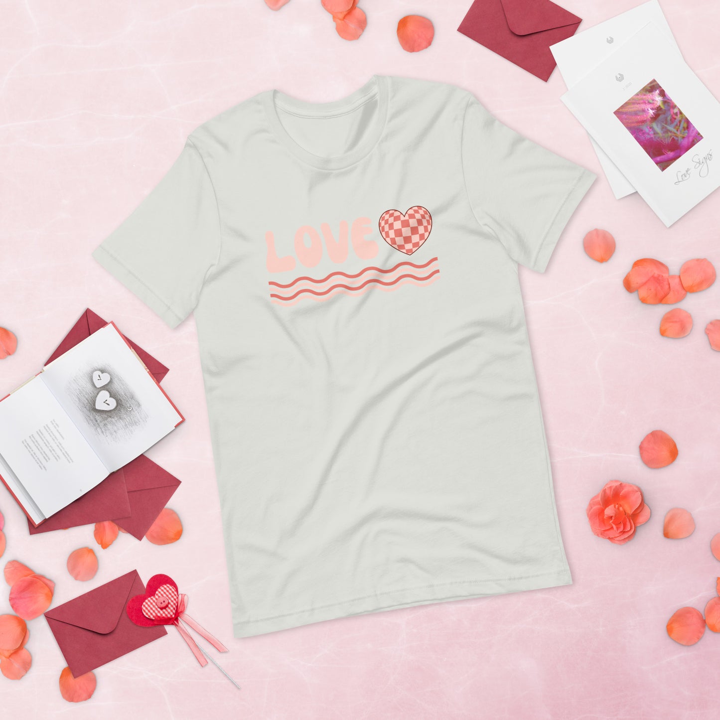 Retro Love T-shirt